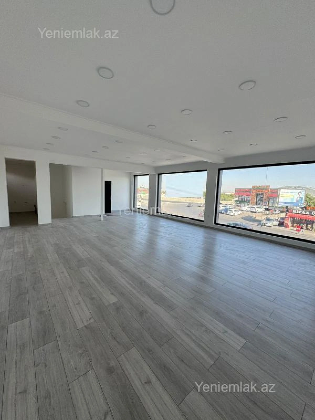 Satılır 5 otaqlı obyekt 180 m²