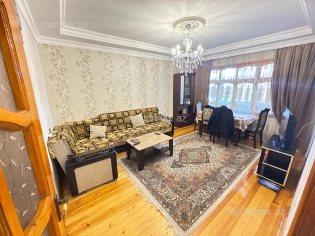 Satılır 2 otaqlı köhnə tikili 60 m²