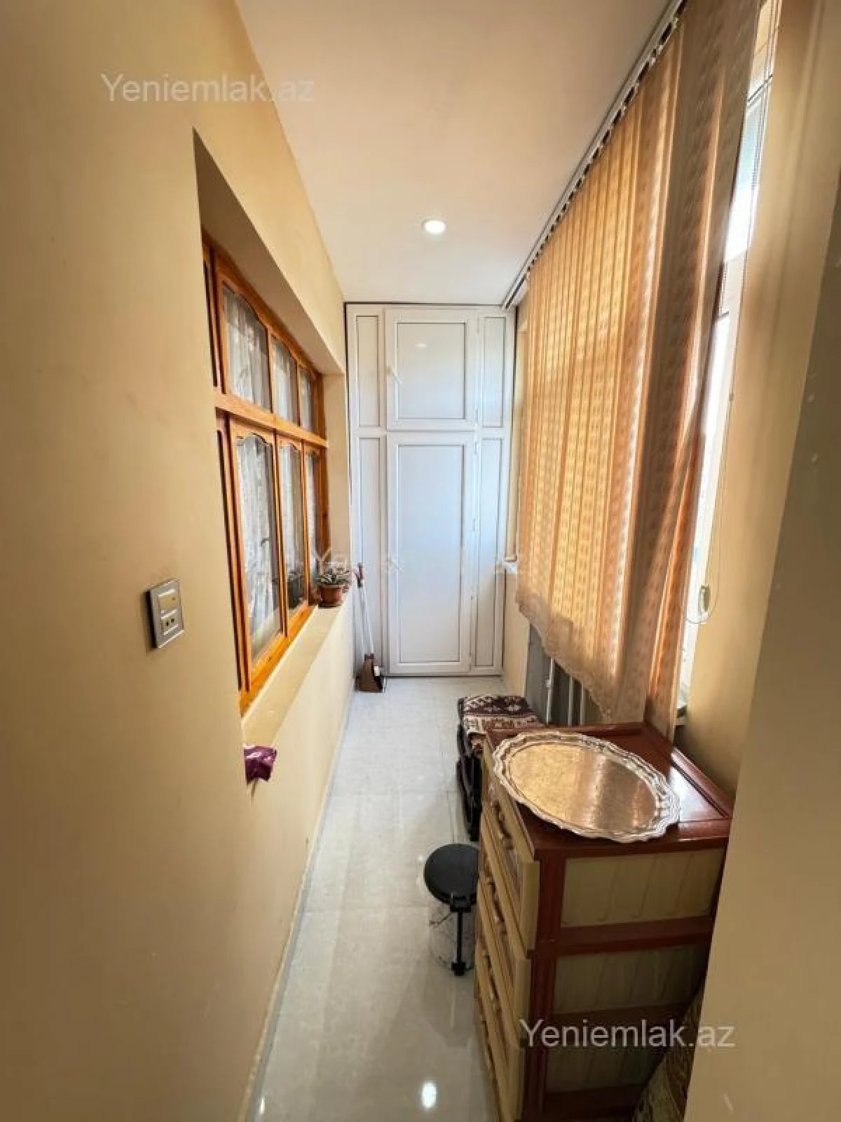 Satılır 2 otaqlı köhnə tikili 60 m²