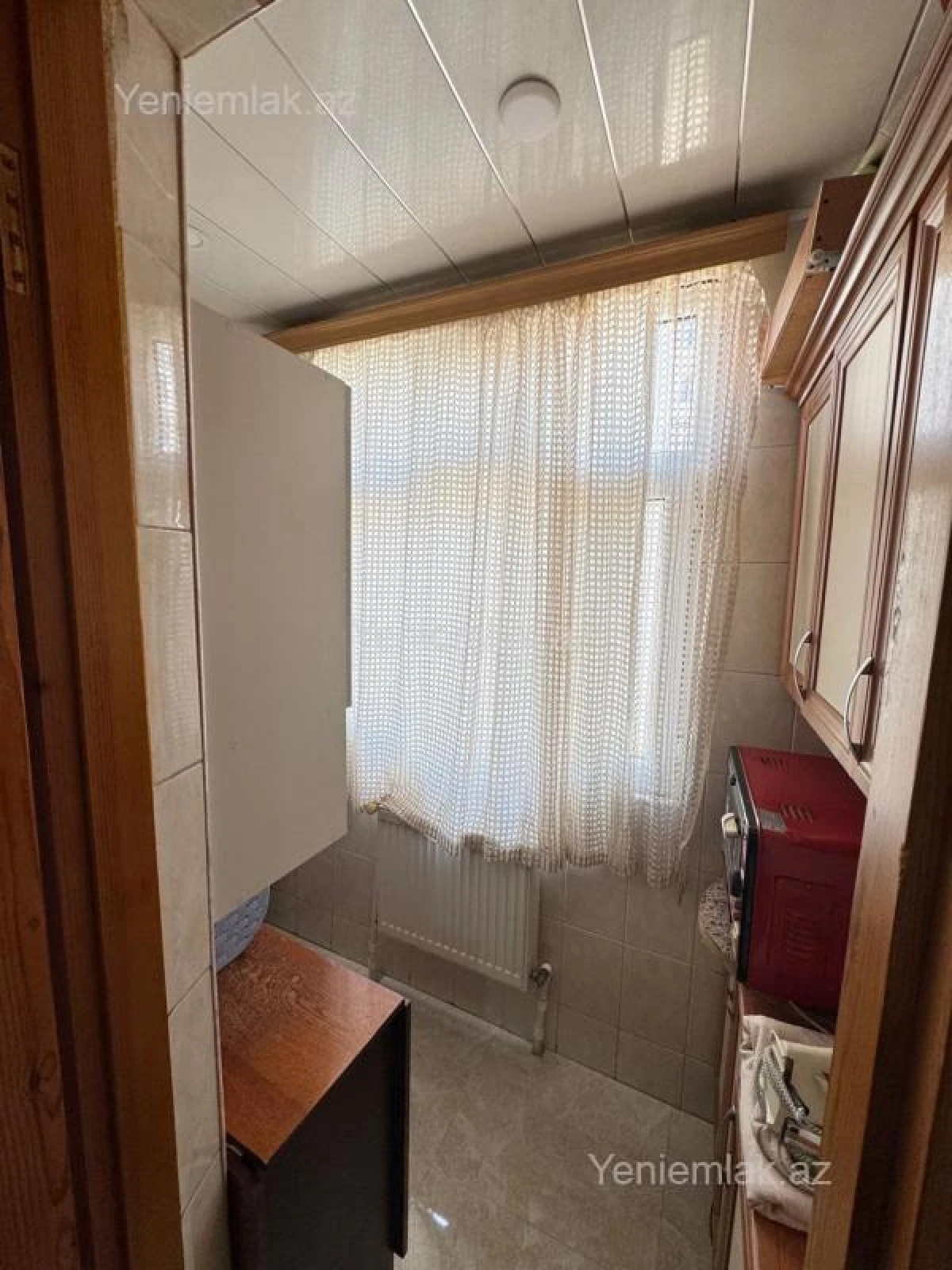 Satılır 2 otaqlı köhnə tikili 60 m²