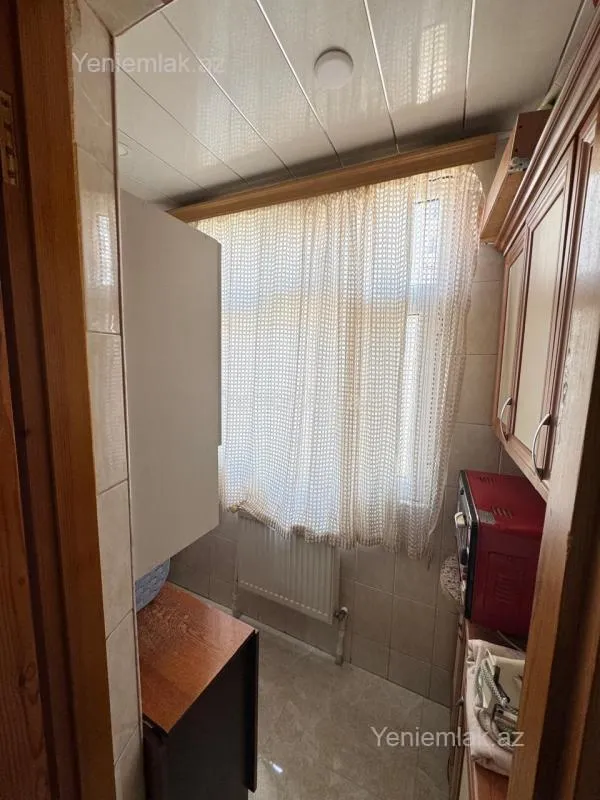 Satılır 2 otaqlı köhnə tikili 60 m²