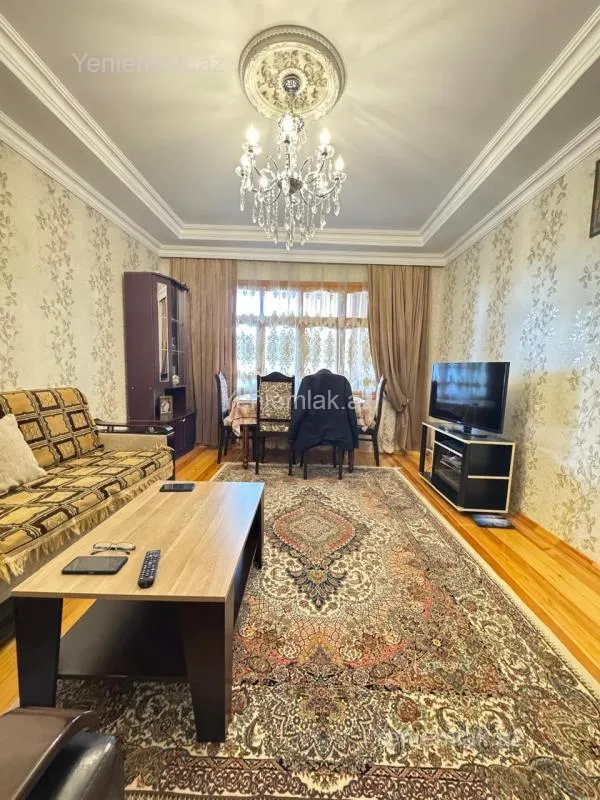 Satılır 2 otaqlı köhnə tikili 60 m²