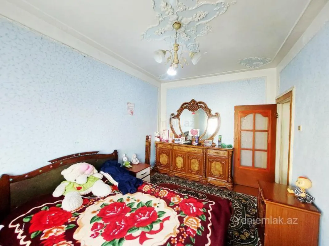 Satılır 3 otaqlı köhnə tikili 70 m²