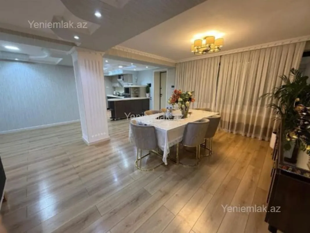Satılır 7 otaqlı həyət evi 440 m²