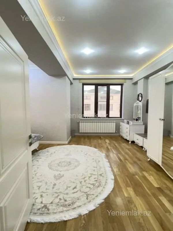 Satılır 7 otaqlı həyət evi 440 m²