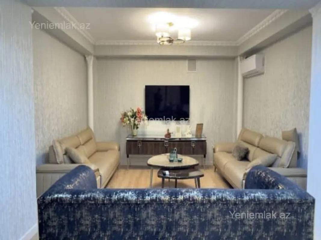 Satılır 7 otaqlı həyət evi 440 m²