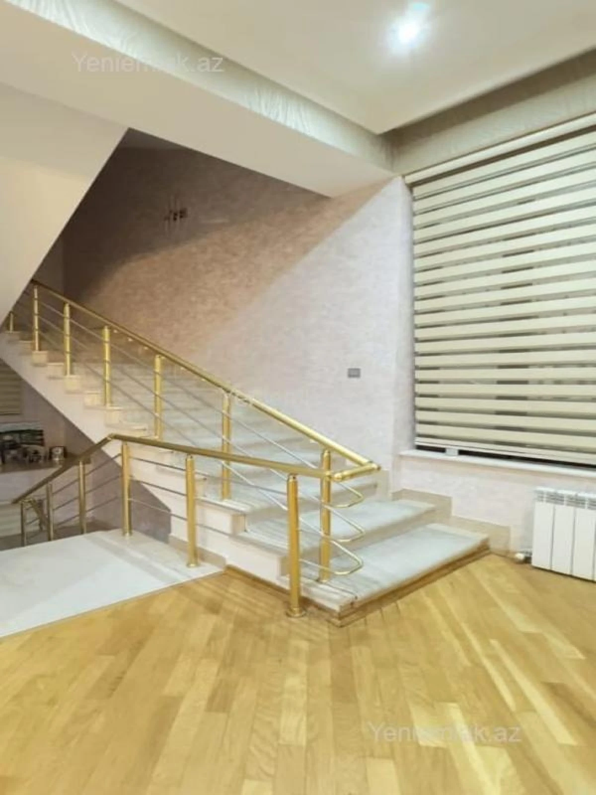 Satılır 7 otaqlı həyət evi 440 m²