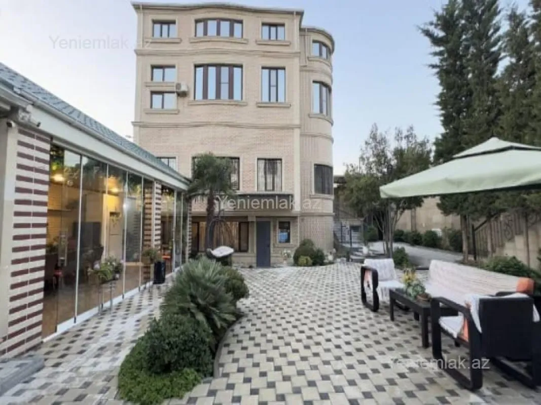 Satılır 7 otaqlı həyət evi 440 m²