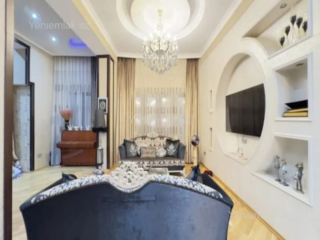 Satılır 7 otaqlı həyət evi 440 m²