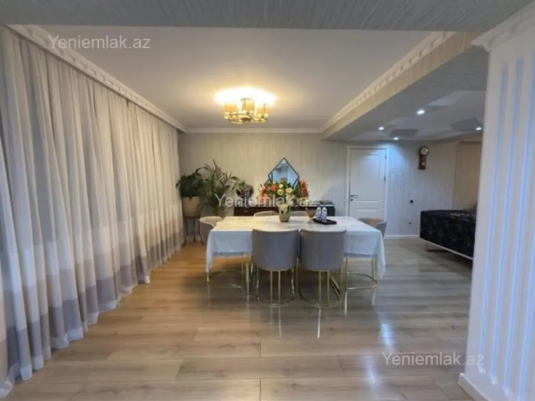 Satılır 7 otaqlı həyət evi 440 m²