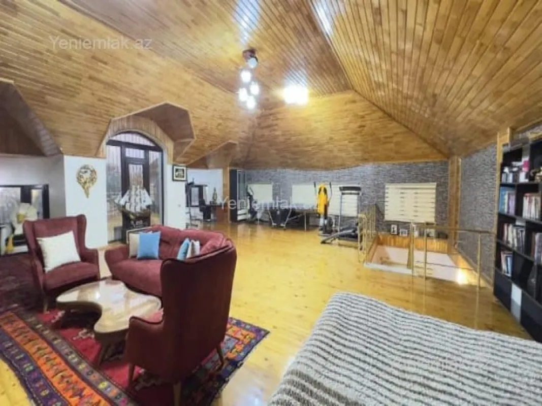Satılır 7 otaqlı həyət evi 440 m²