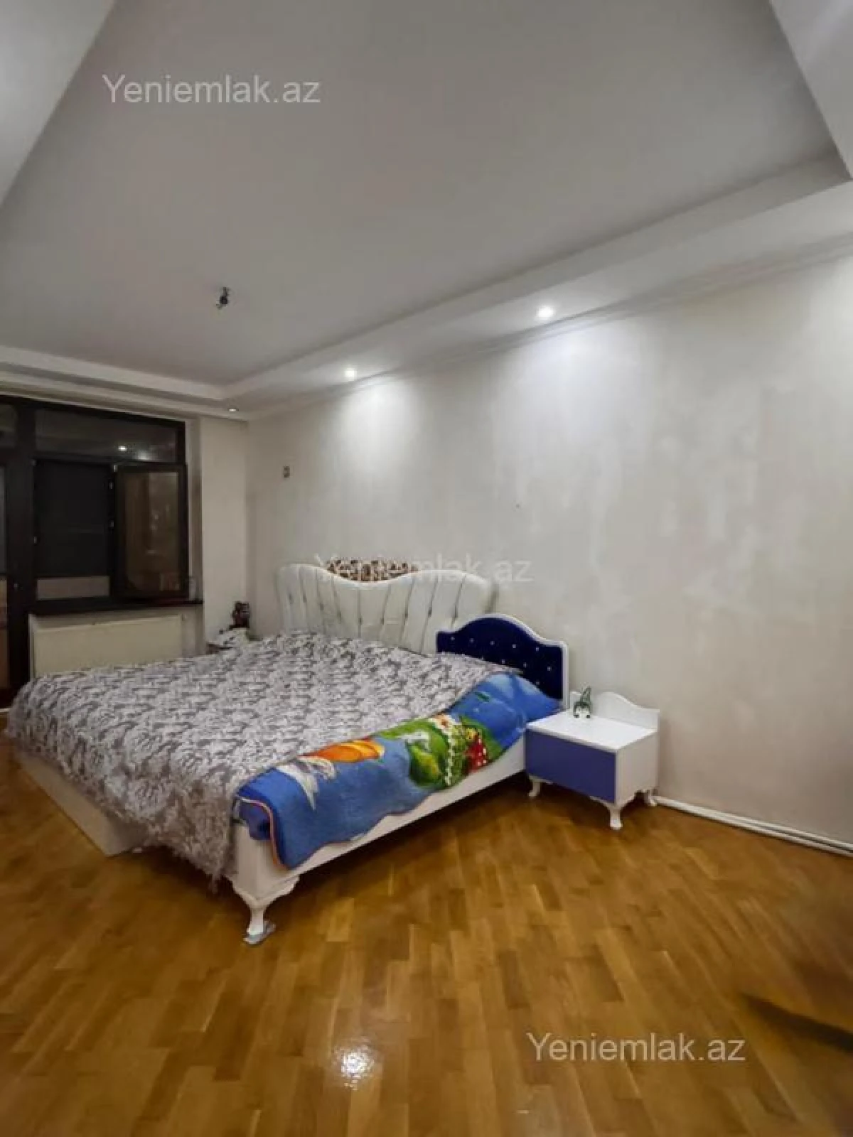 Satılır 5 otaqlı köhnə tikili 105 m²