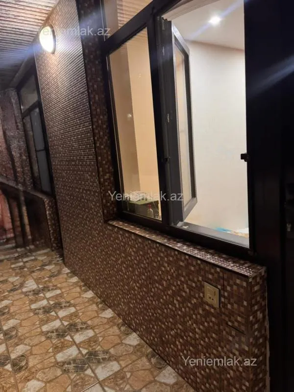 Satılır 5 otaqlı köhnə tikili 105 m²