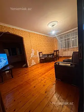 Satılır 5 otaqlı köhnə tikili 105 m²