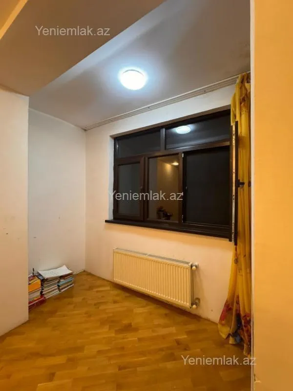 Satılır 5 otaqlı köhnə tikili 105 m²