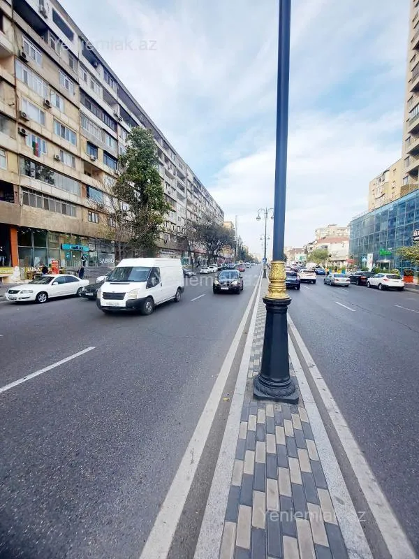 Satılır 10 otaqlı obyekt 800 m²