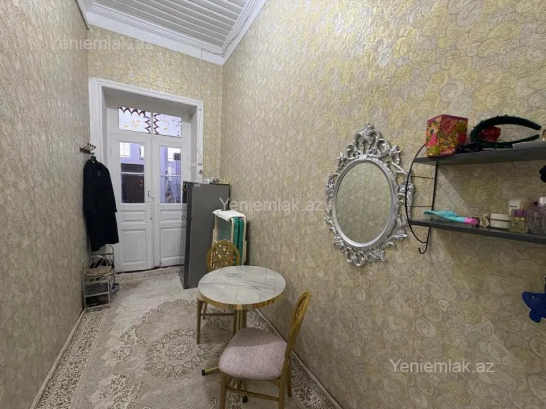 Satılır 1 otaqlı köhnə tikili 40 m²