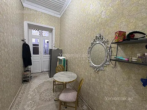 Satılır 1 otaqlı köhnə tikili 40 m²