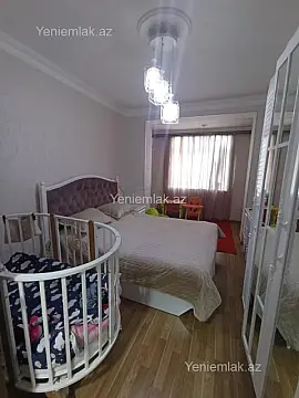 Satılır 4 otaqlı köhnə tikili 100 m²