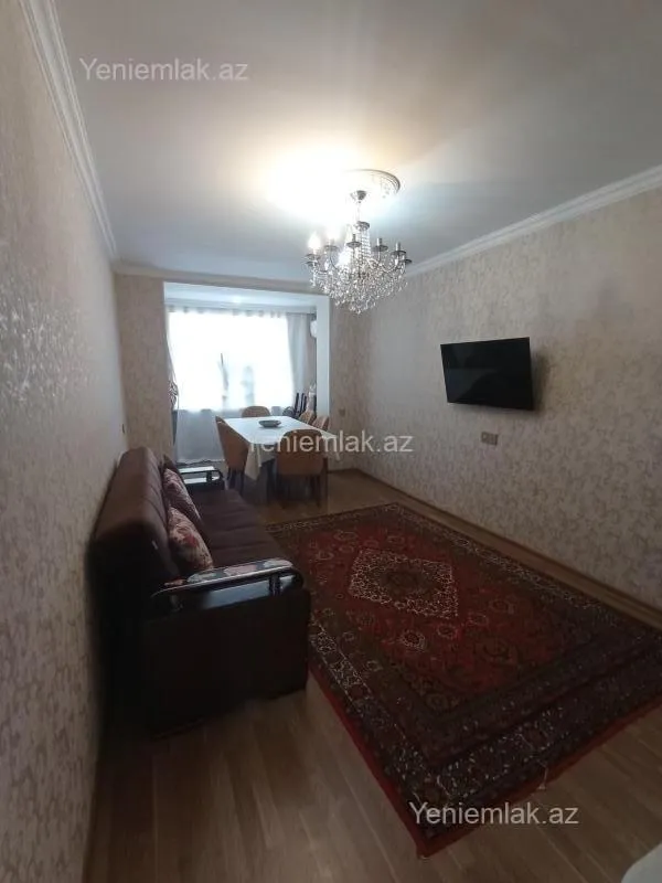 Satılır 4 otaqlı köhnə tikili 100 m²