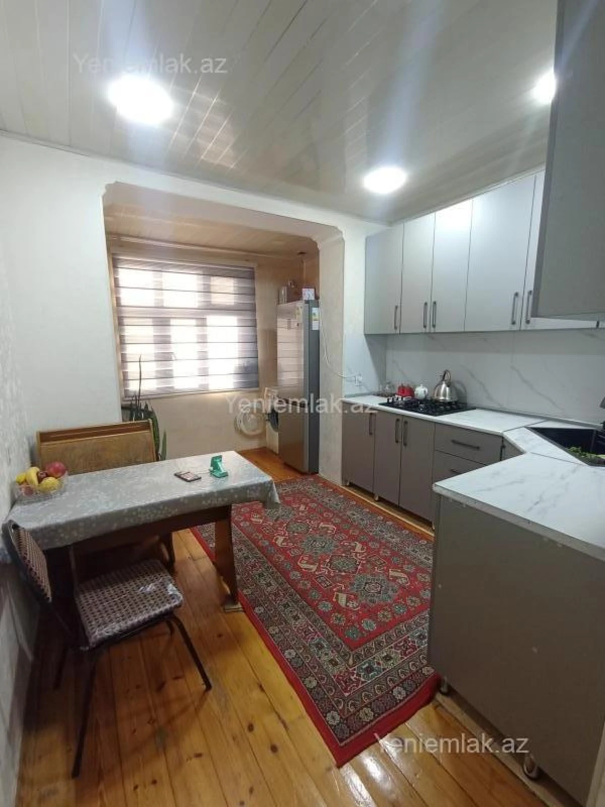 Satılır 4 otaqlı köhnə tikili 100 m²