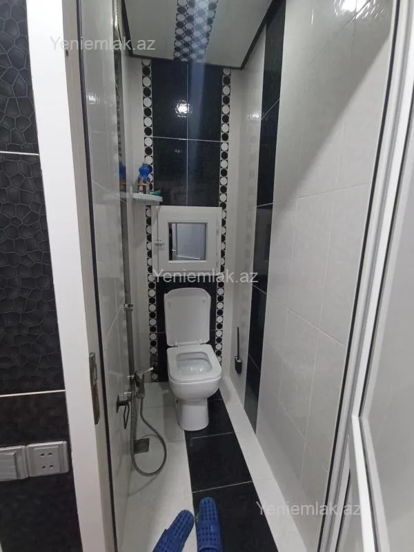 Satılır 4 otaqlı köhnə tikili 100 m²