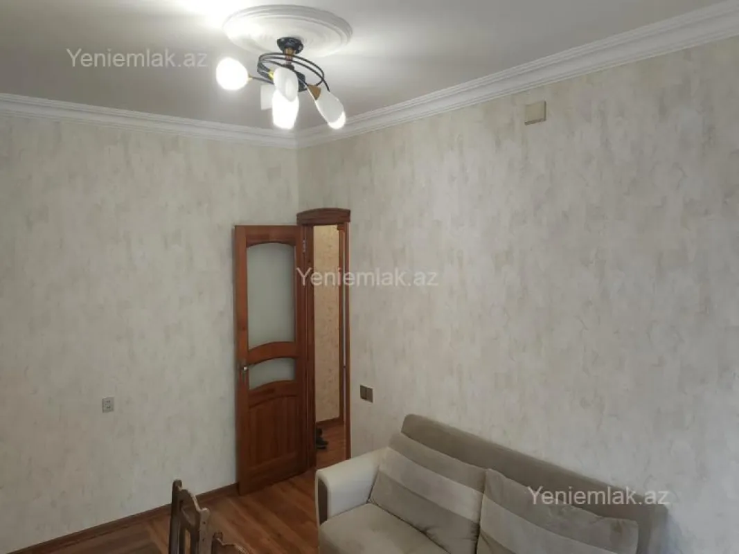 Satılır 2 otaqlı köhnə tikili 60 m²
