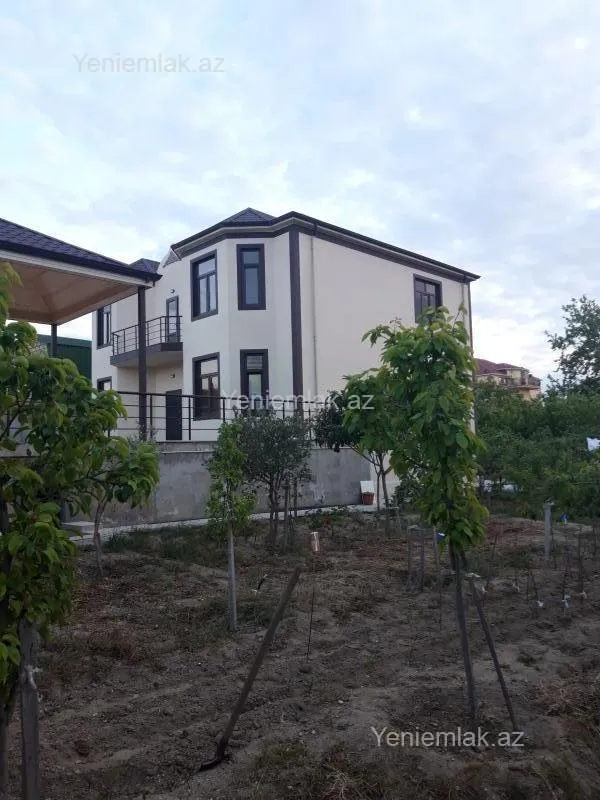Satılır 6 otaqlı həyət evi 260 m²