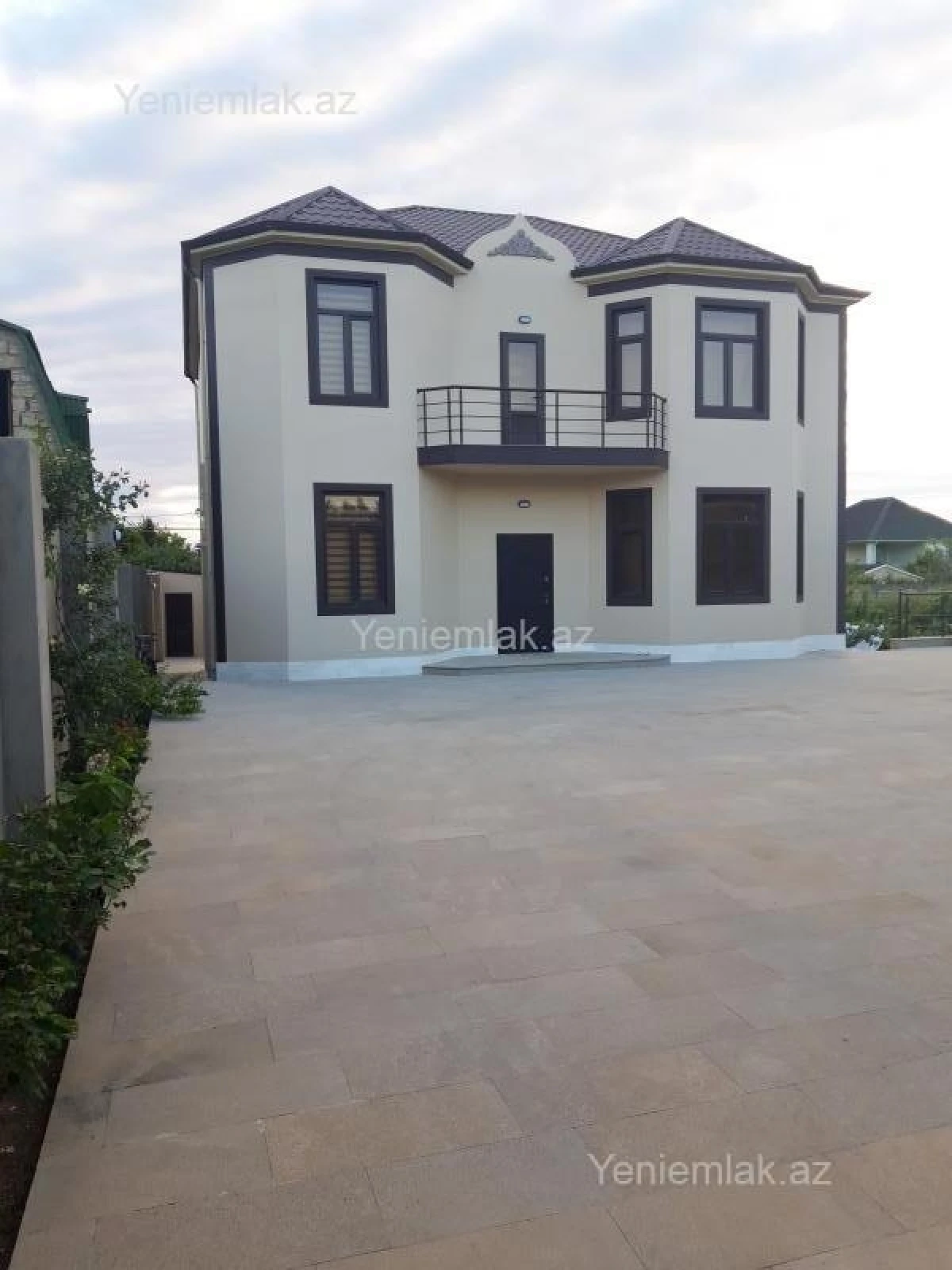 Satılır 6 otaqlı həyət evi 260 m²