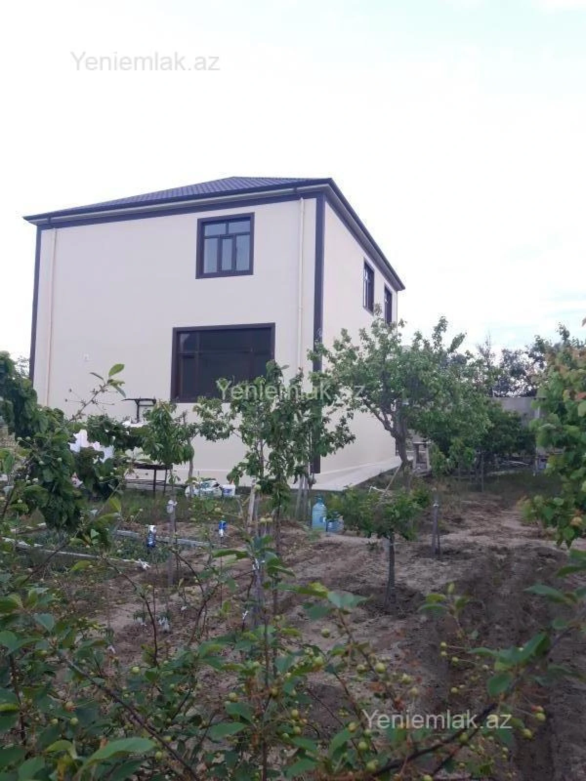 Satılır 6 otaqlı həyət evi 260 m²