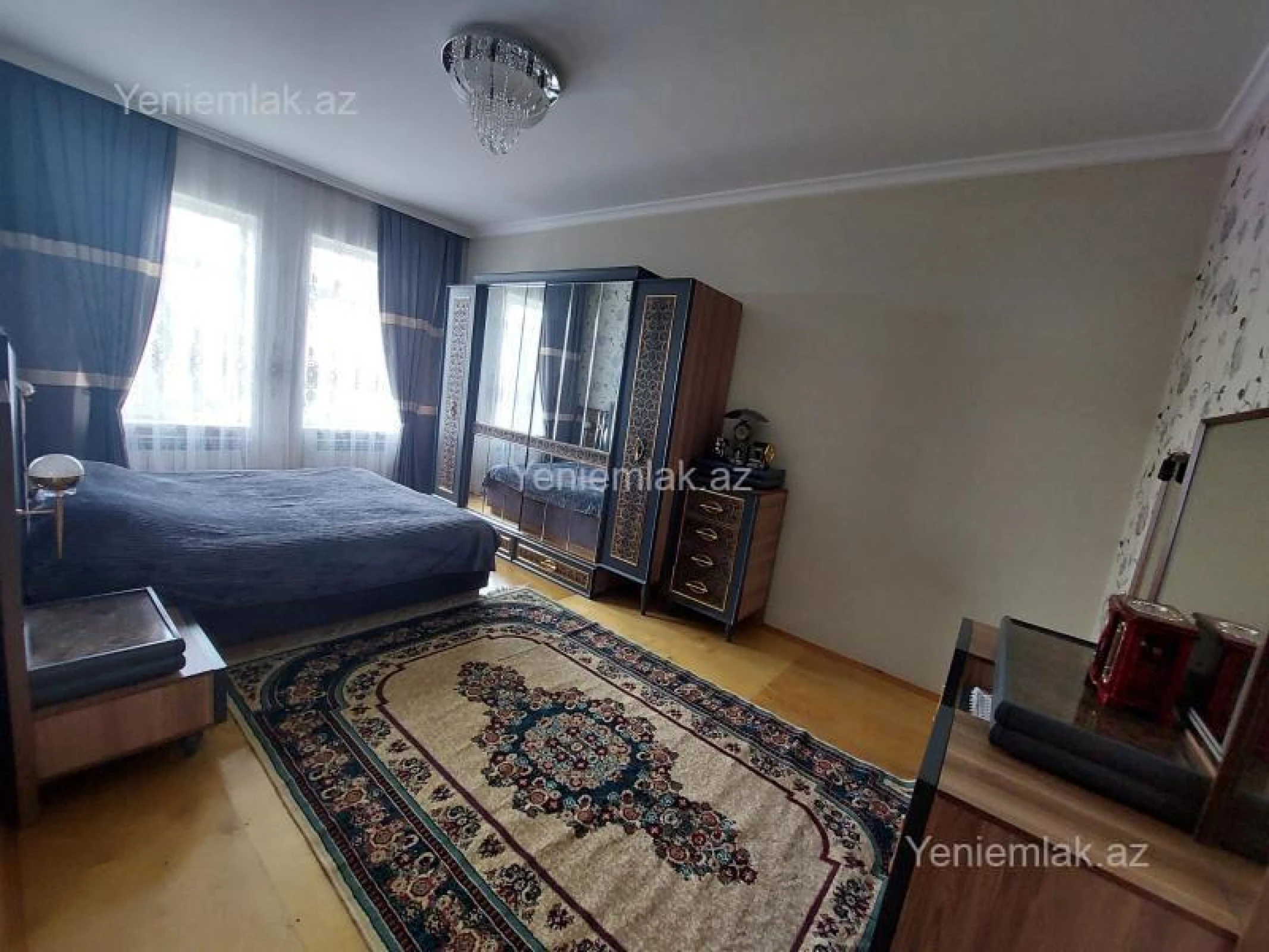 Satılır 10 otaqlı həyət evi 230 m²