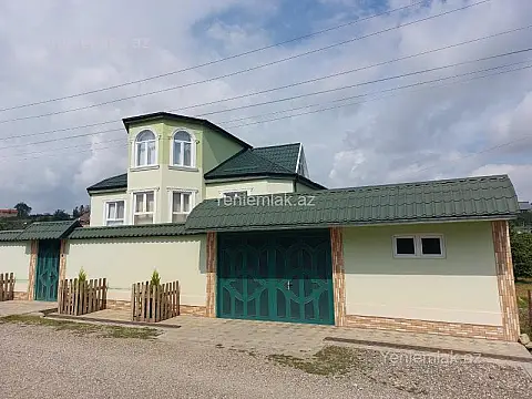 Satılır 10 otaqlı həyət evi 230 m²