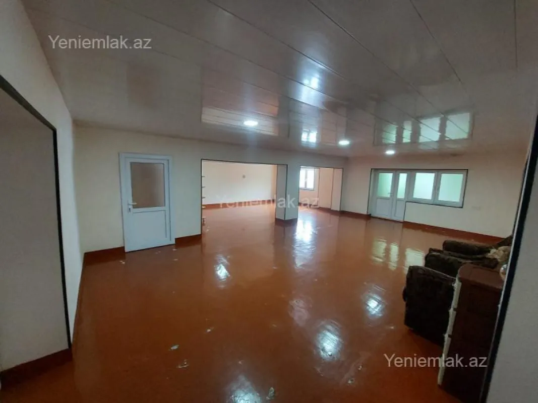 Satılır 10 otaqlı həyət evi 230 m²