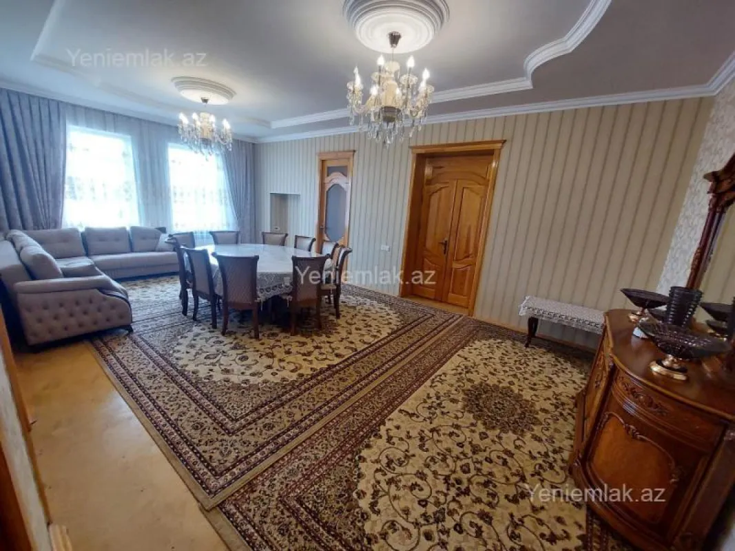 Satılır 10 otaqlı həyət evi 230 m²