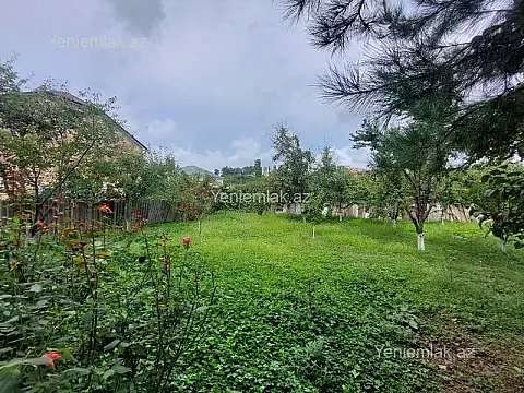 Satılır 10 otaqlı həyət evi 230 m²