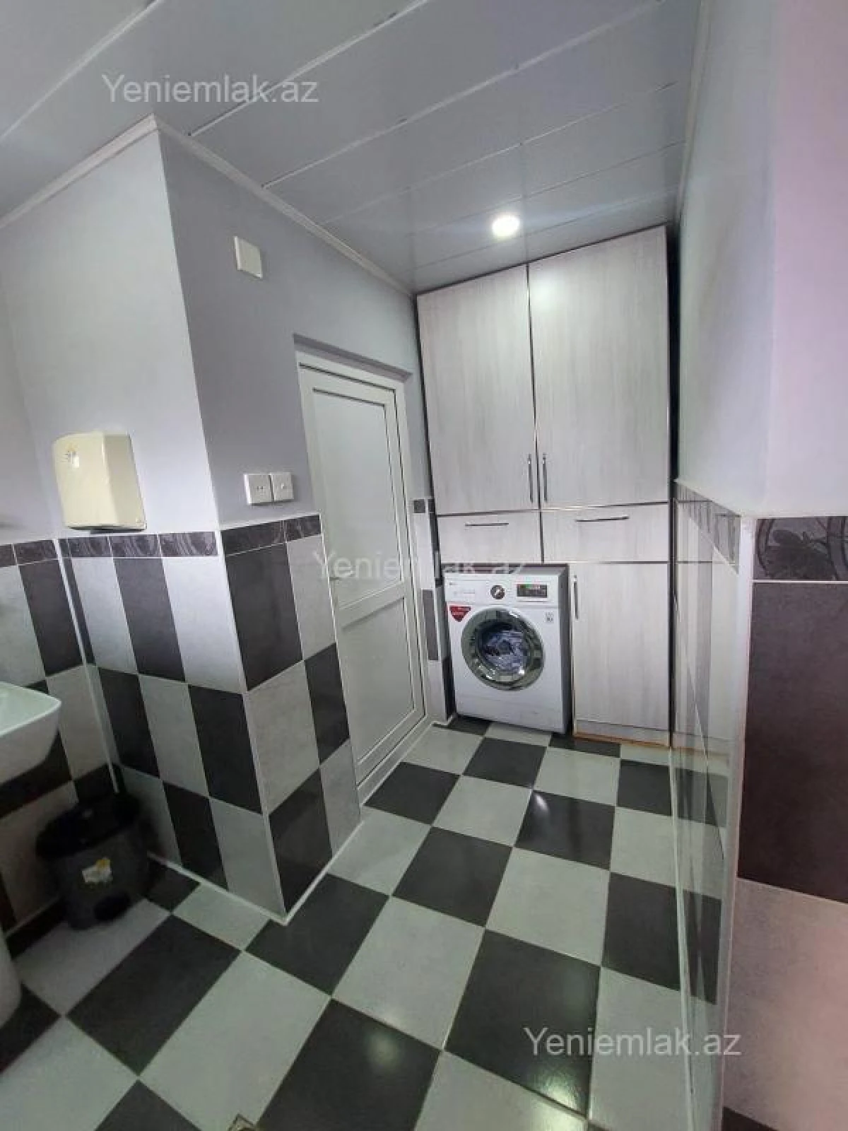 Satılır 10 otaqlı həyət evi 230 m²