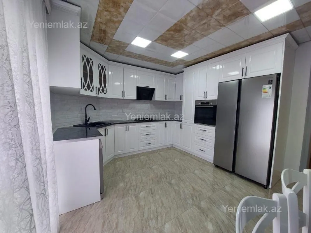 Satılır 10 otaqlı həyət evi 230 m²
