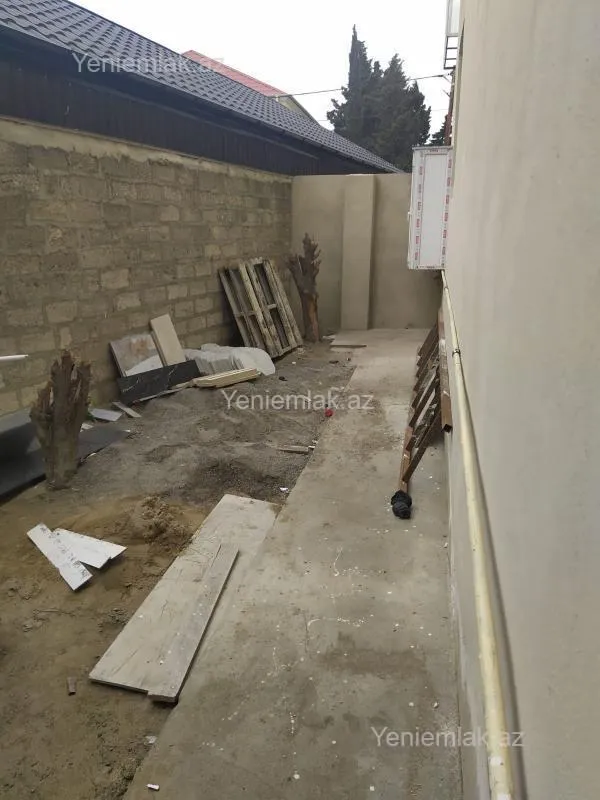 Satılır 5 otaqlı həyət evi 330 m²