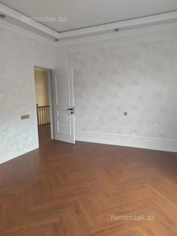 Satılır 5 otaqlı həyət evi 330 m²