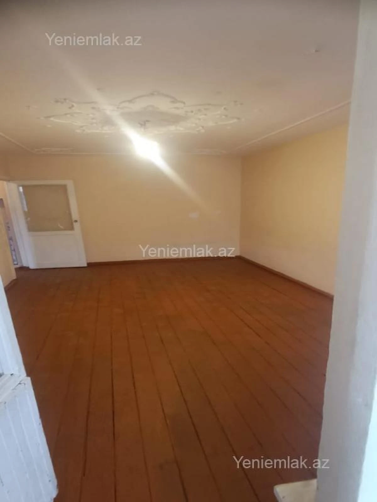 Satılır 1 otaqlı köhnə tikili 32 m²