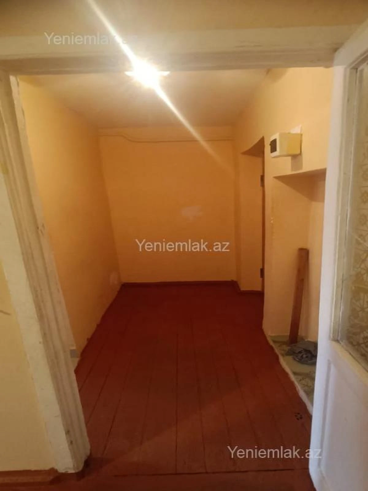 Satılır 1 otaqlı köhnə tikili 32 m²