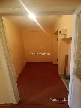 Satılır 1 otaqlı köhnə tikili 32 m²
