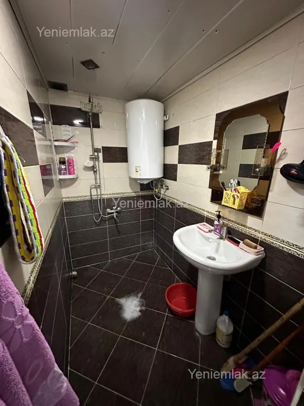 Satılır 2 otaqlı köhnə tikili 55 m²