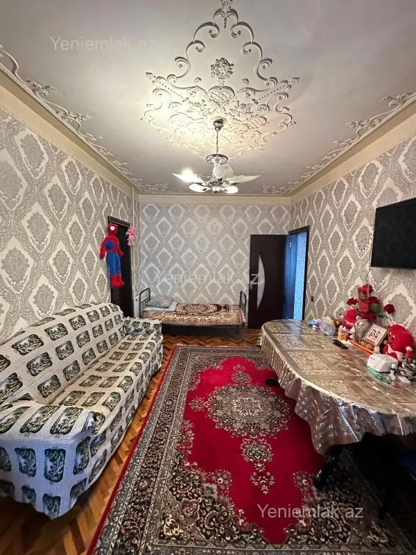 Satılır 2 otaqlı köhnə tikili 55 m²
