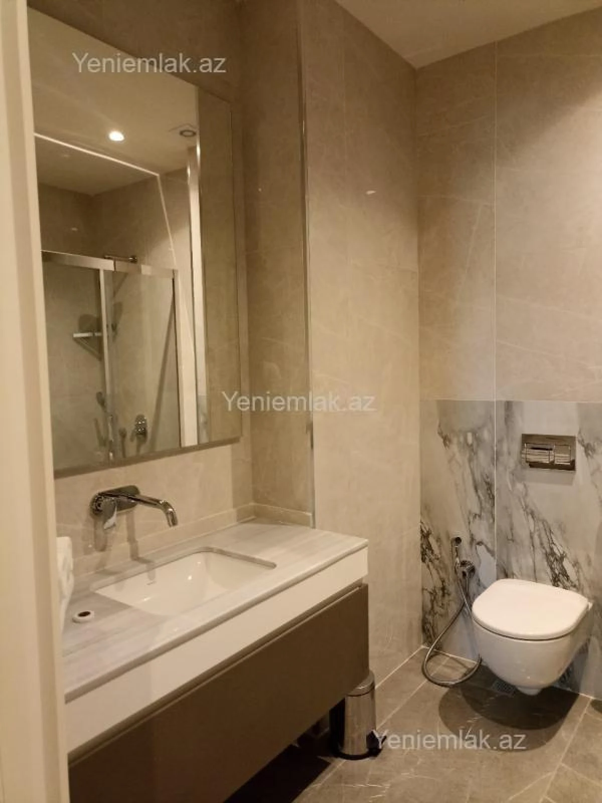 Satılır 2 otaqlı yeni tikili 99 m²