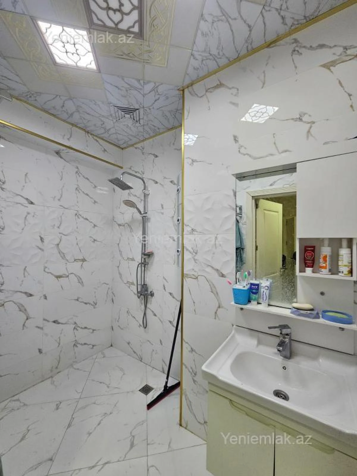 Satılır 3 otaqlı yeni tikili 98 m²