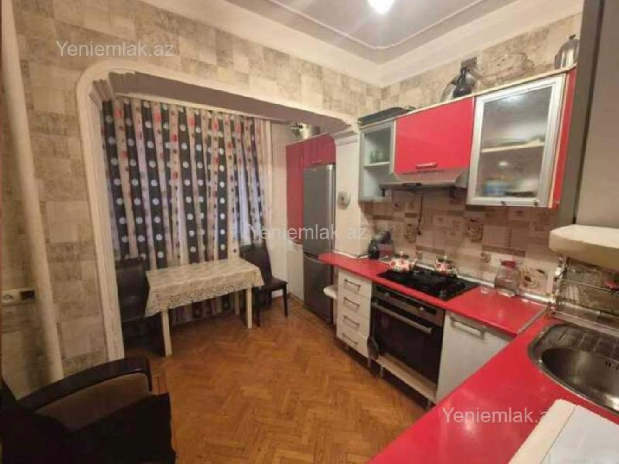Satılır 2 otaqlı köhnə tikili 60 m²