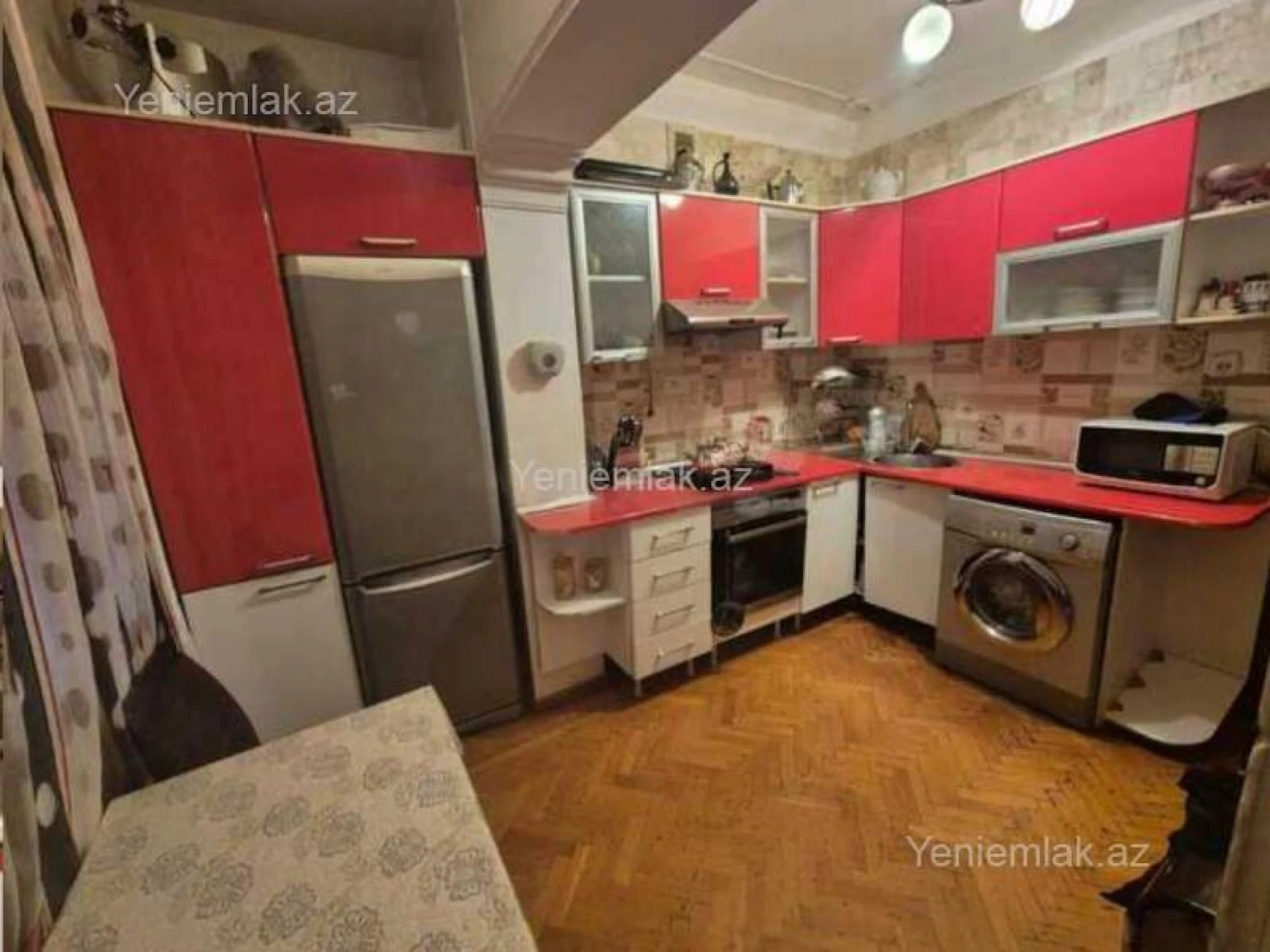 Satılır 2 otaqlı köhnə tikili 60 m²