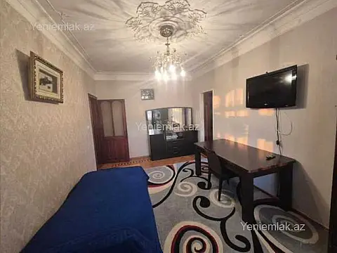 Satılır 2 otaqlı köhnə tikili 60 m²