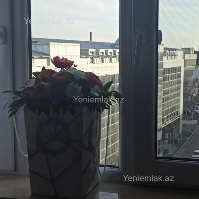 Satılır 2 otaqlı köhnə tikili 62 m²